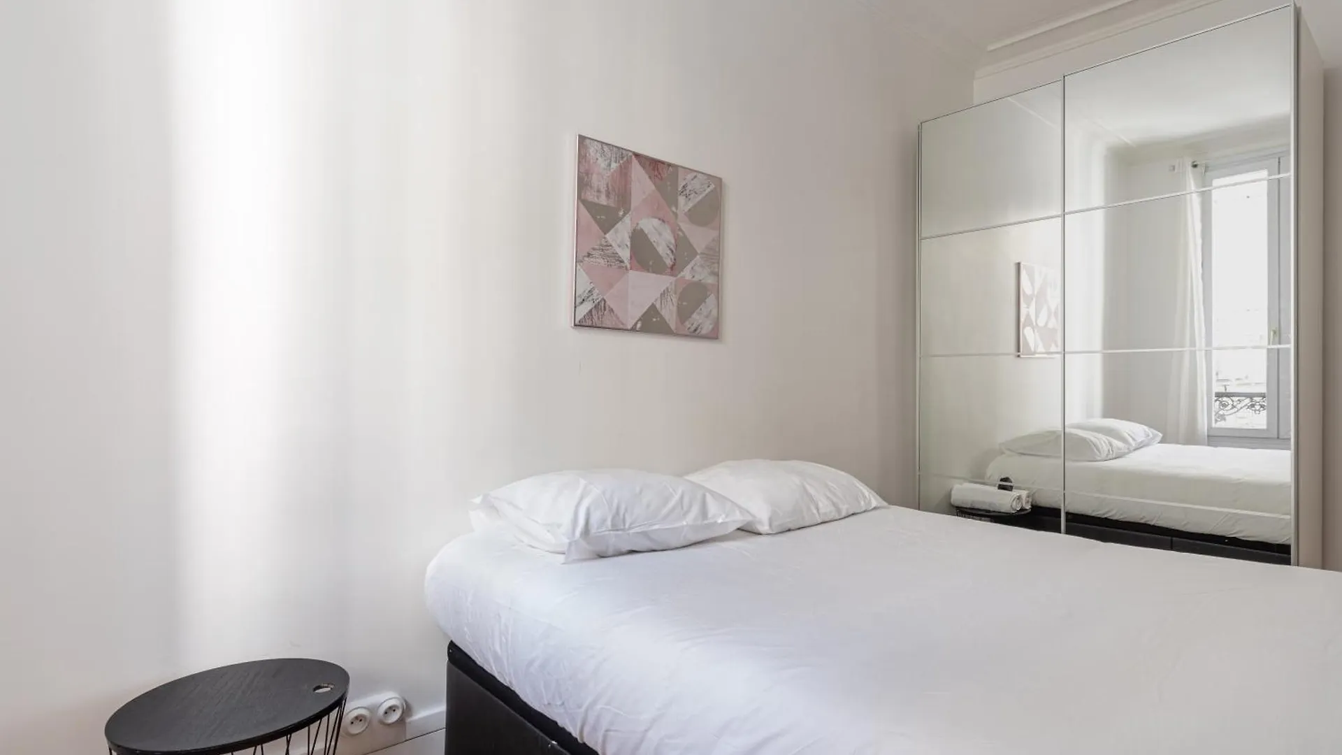 Big Apartment 2Br Arc De Triomphe 4-6P Париж 0*,  Франция
