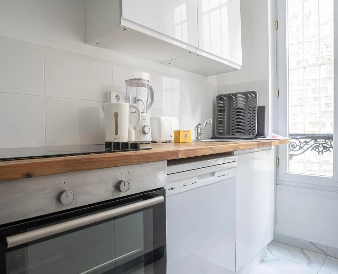 Big Apartment 2Br Arc De Triomphe 4-6P Париж 0*,  Франция