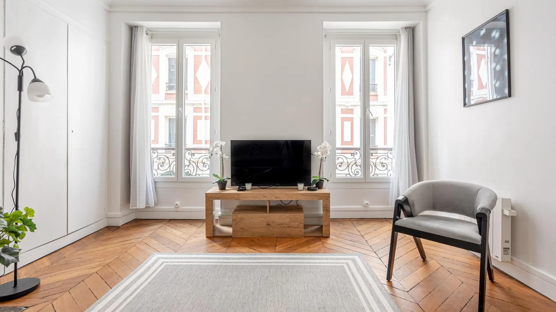 Big Apartment 2Br Arc De Triomphe 4-6P location