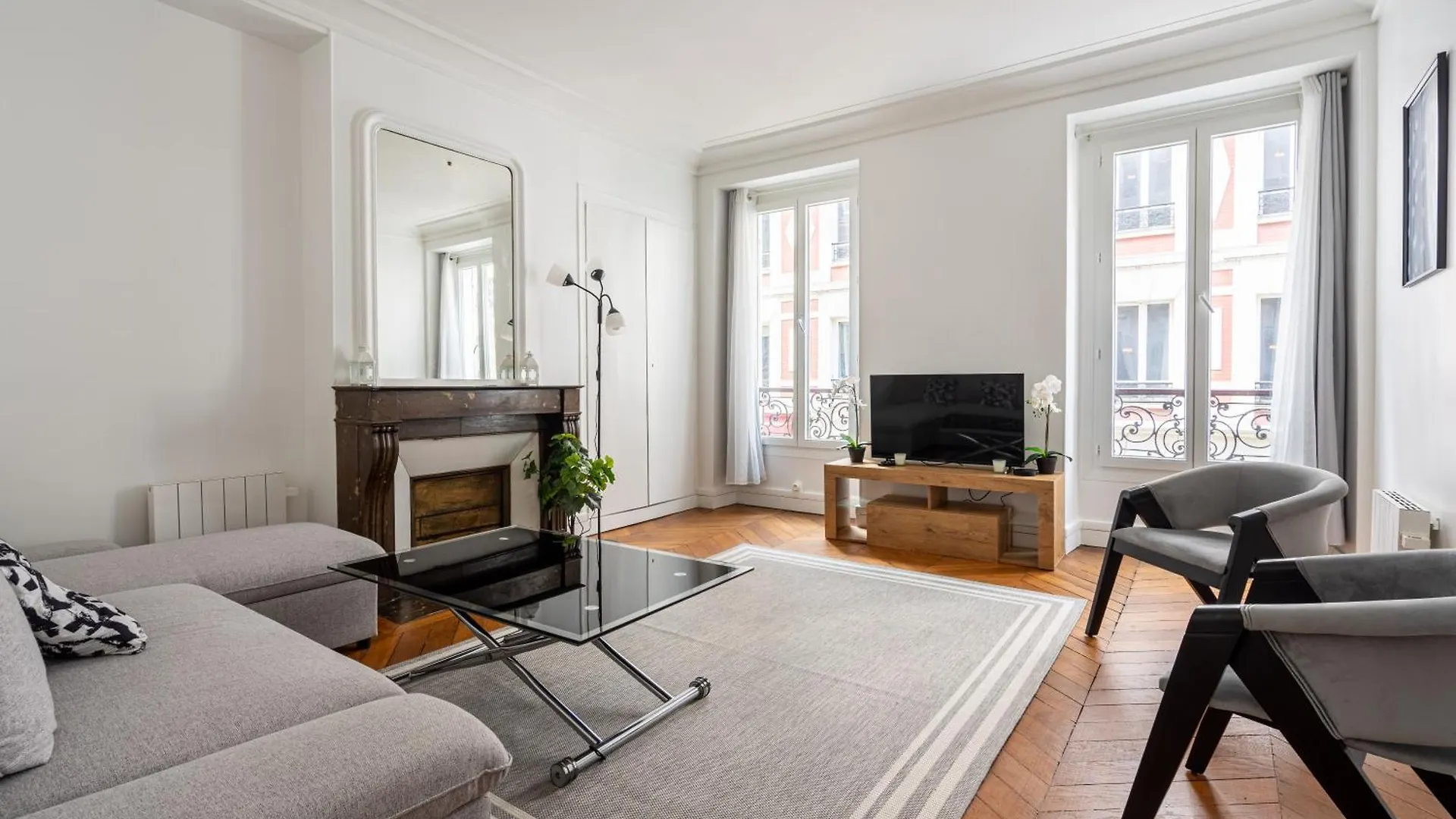 Big Apartment 2Br Arc De Triomphe 4-6P Paris
